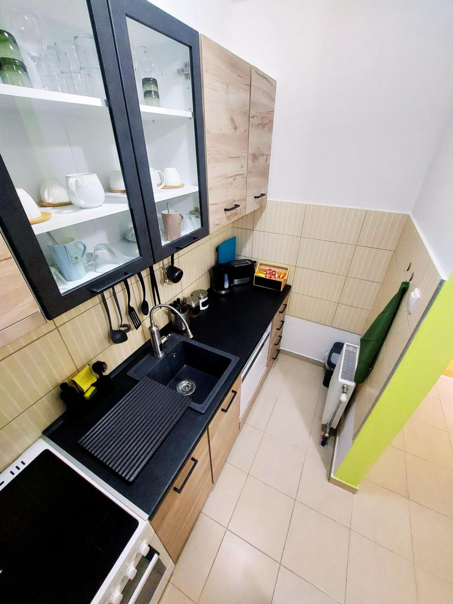 Xo Apartman Sremska Mitrovica Buitenkant foto
