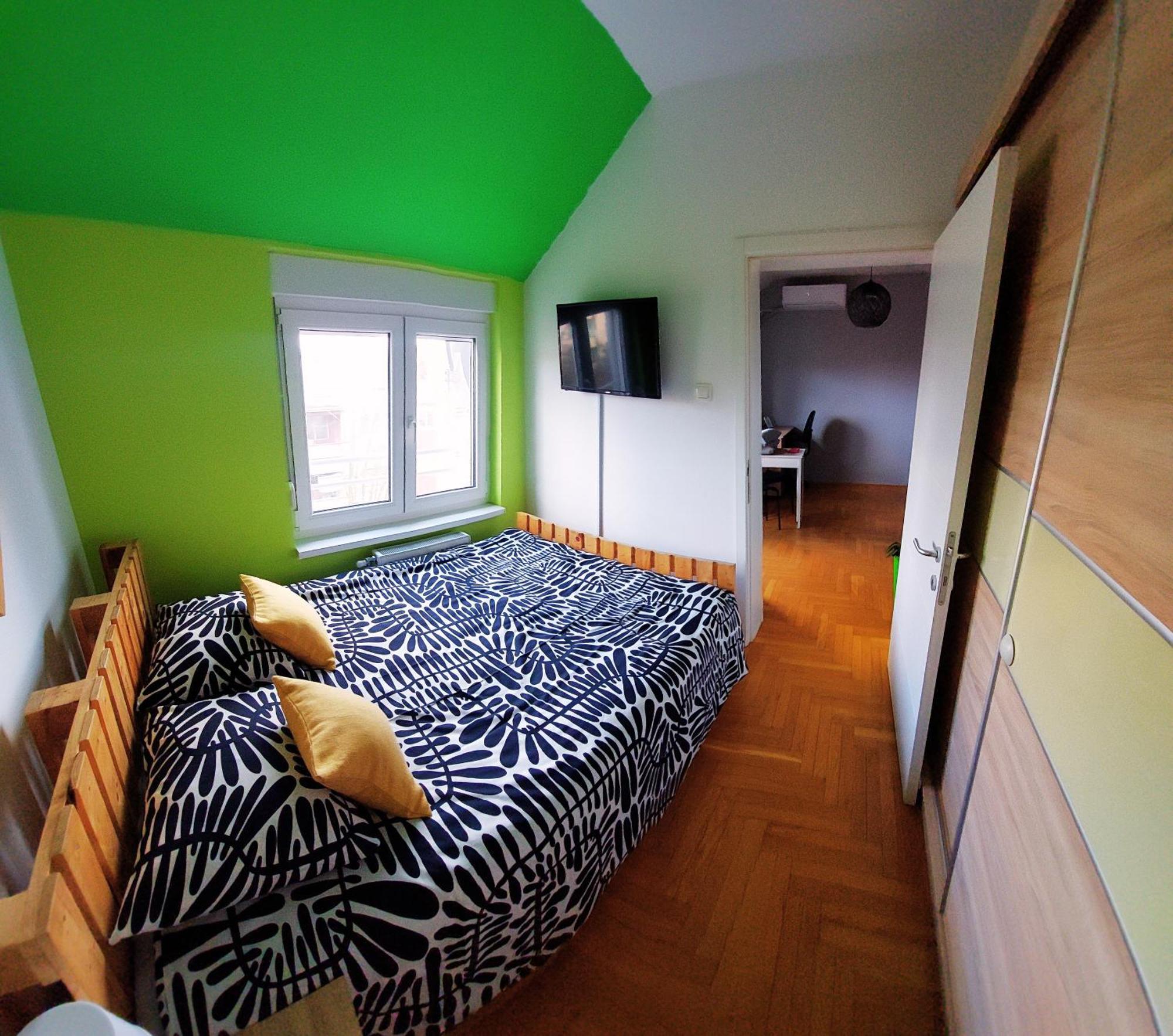 Xo Apartman Sremska Mitrovica Buitenkant foto